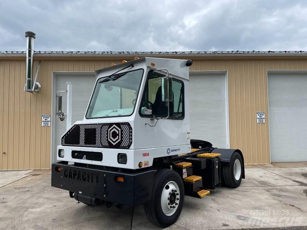 Capacity TJ5000 Terminaalitraktorit