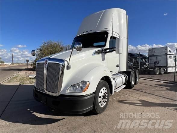 Kenworth T680 Vetopöytäautot