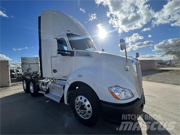 Kenworth T680 Vetopöytäautot