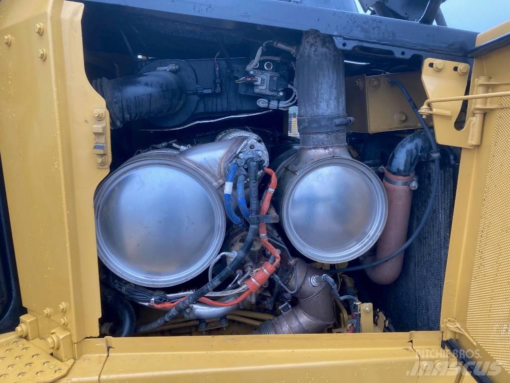 CAT D 6 LGP Telaketjupuskutraktorit