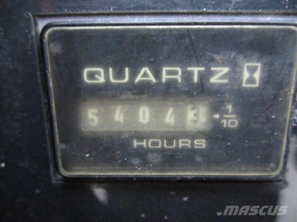 JLG 510 AJ (557) Pienikokoiset itseliikkuvat puominostimet