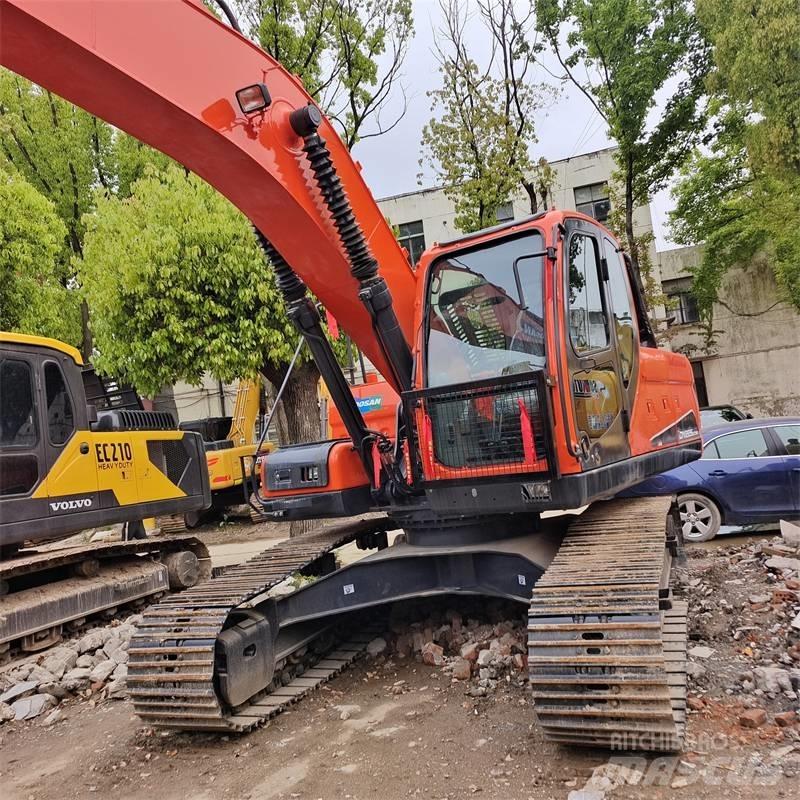 Doosan 225 LC Telakaivukoneet