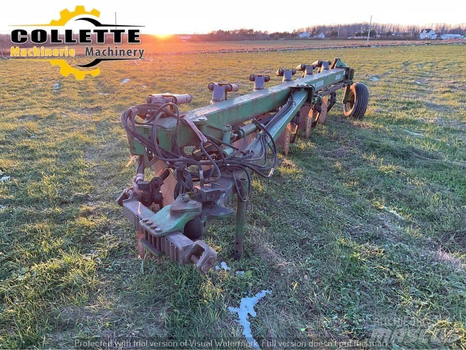 John Deere 2810 Lisävarusteet ja komponentit