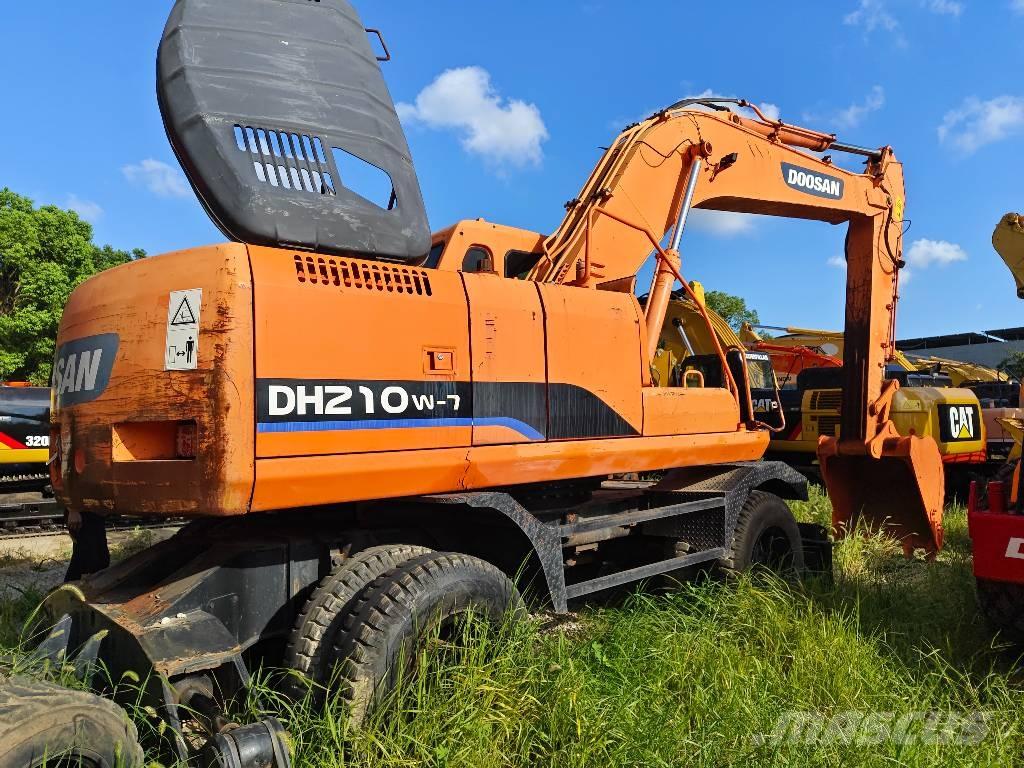 Doosan DH 210 W-7 Pyöräkaivukoneet