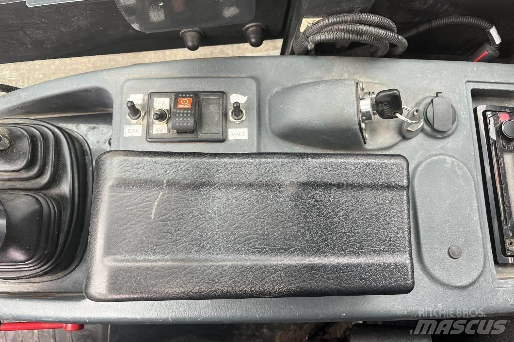 Komatsu WA 80 M Pyöräkuormaajat