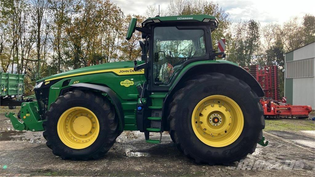 John Deere 8R 370 Traktorit