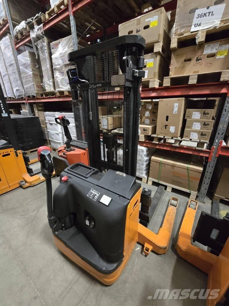 Still EGP 14 Käyden ajettavat pinoamistrukit