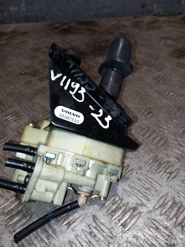 Volvo FH 12    20367533 Ohjaamot ja sisustat