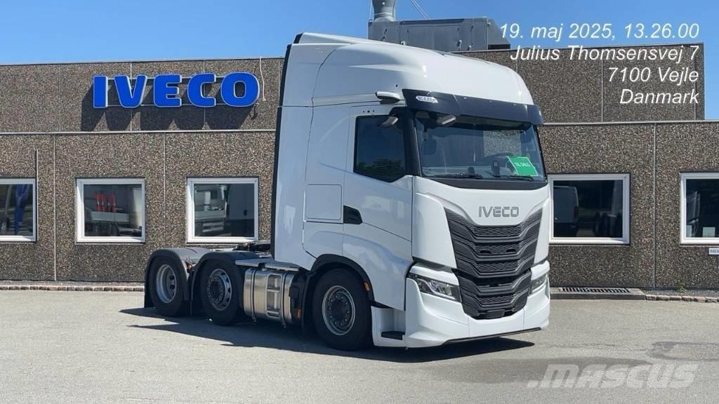 Iveco S-Way Vetopöytäautot