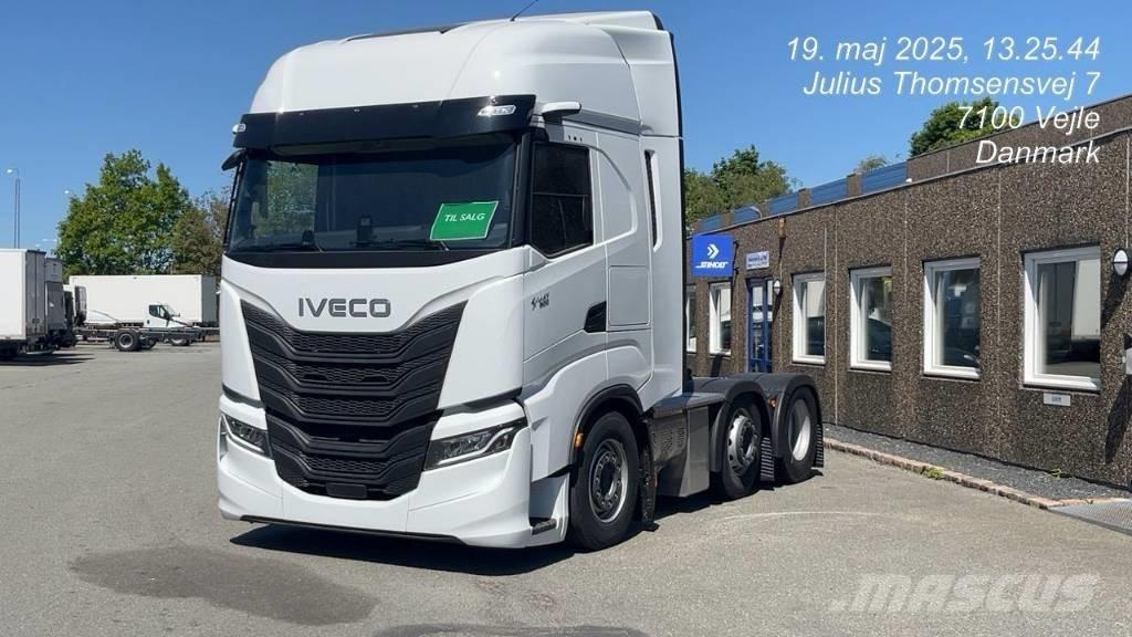 Iveco S-Way Vetopöytäautot