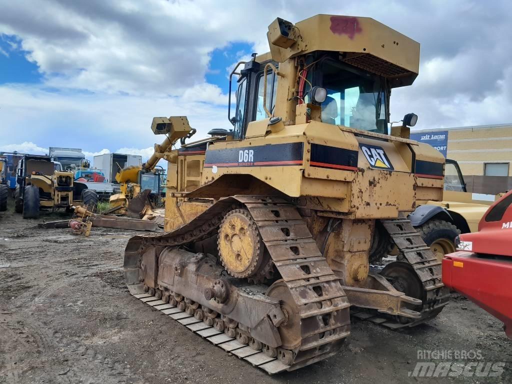 CAT D 6 R III Telaketjupuskutraktorit