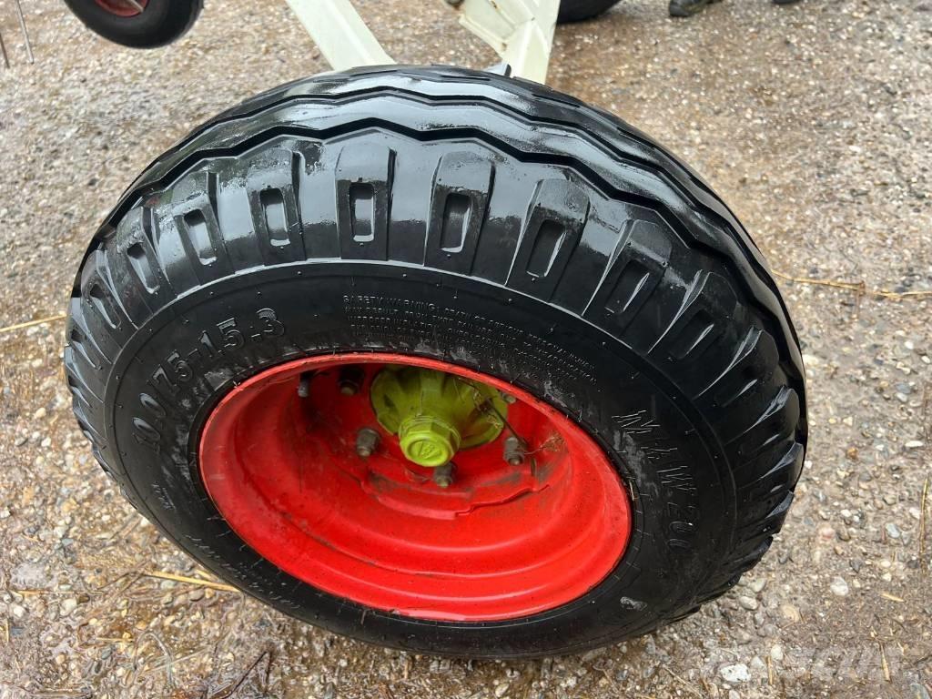 CLAAS Volto 1100 T Pöyhimet ja haravat