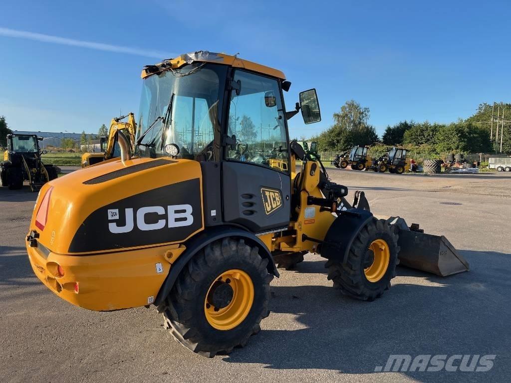 JCB 406 Maatalouskurottajat