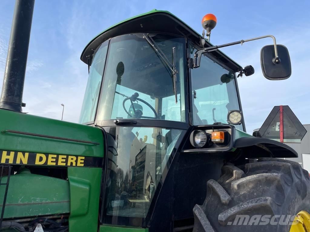 John Deere 4755 Traktorit