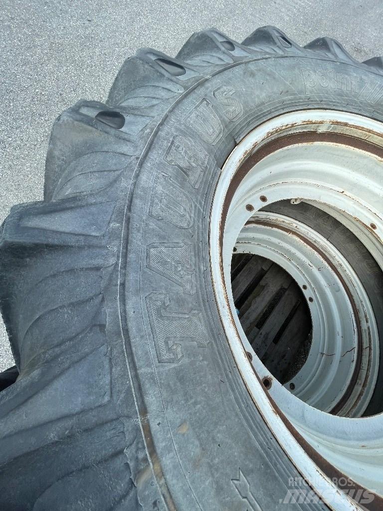 Taurus 520/70R38 Renkaat ja vanteet