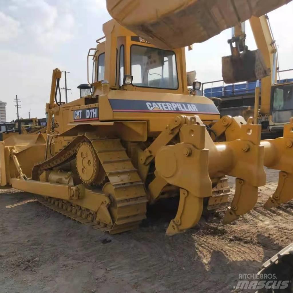 CAT D7H Telaketjupuskutraktorit