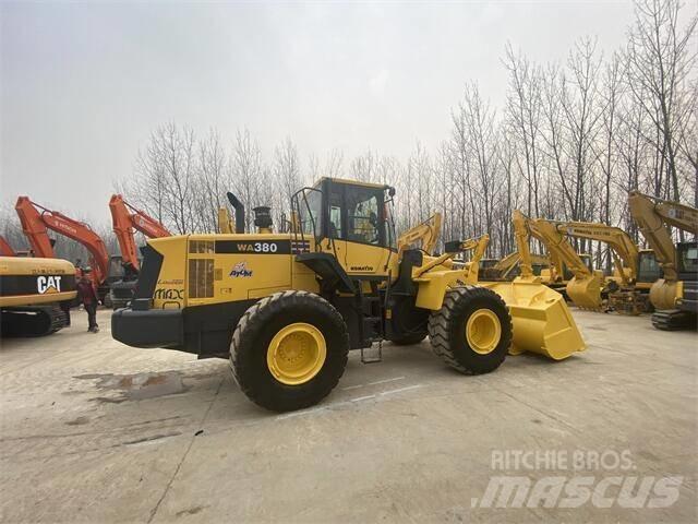 Komatsu WA380 Pyöräkuormaajat