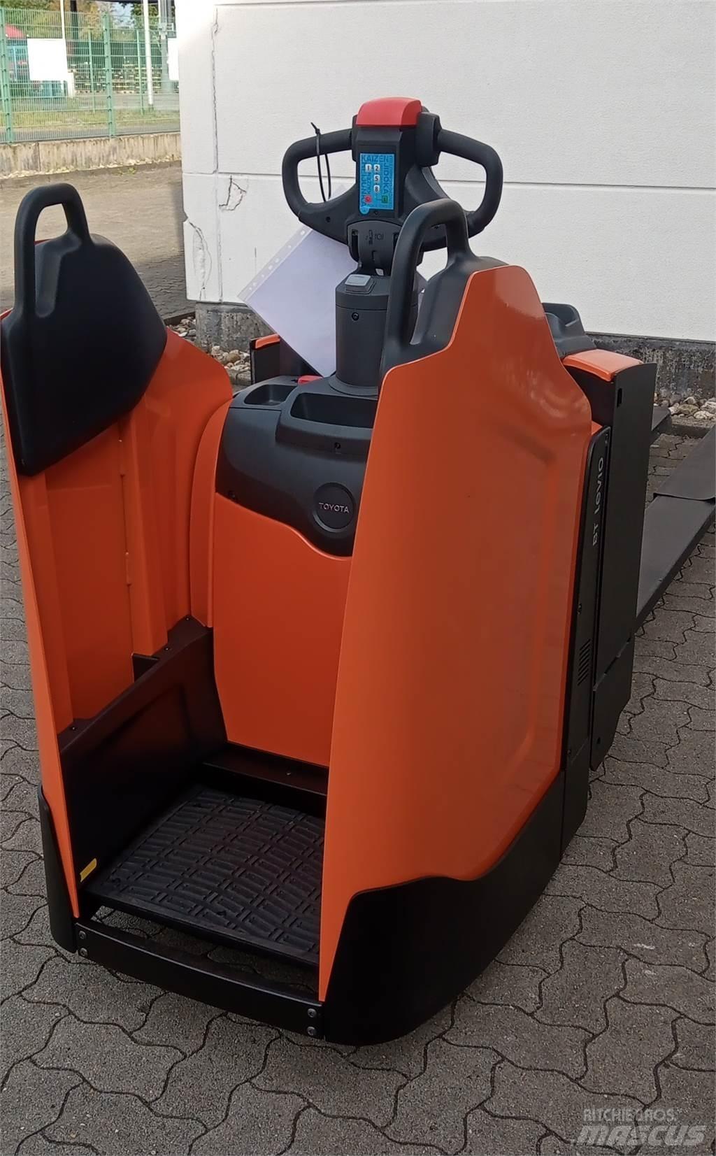 Toyota LPE 250 Lavansiirtotrukit
