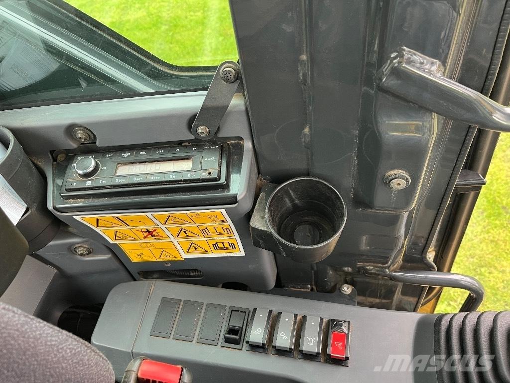 Komatsu PW 118 Pyöräkaivukoneet