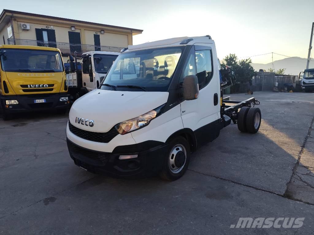Iveco Daily 35-150 Nosturiautot