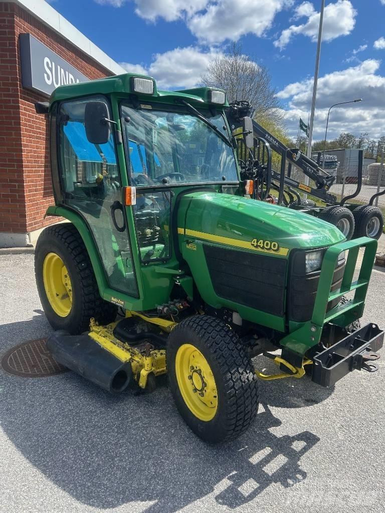 John Deere 4400 Taajamatraktorit