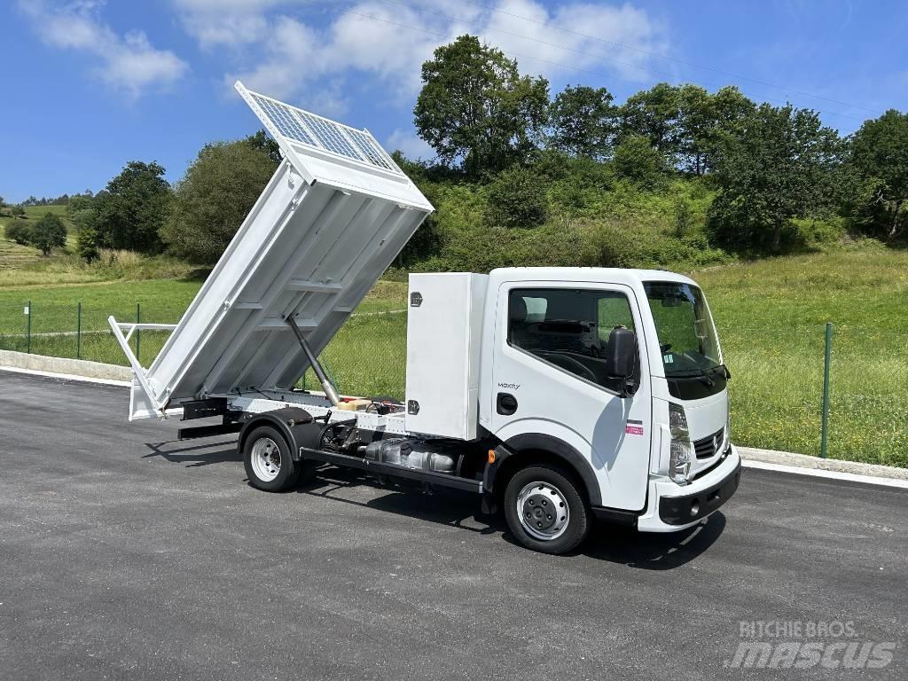 Renault Maxity Lava-autot