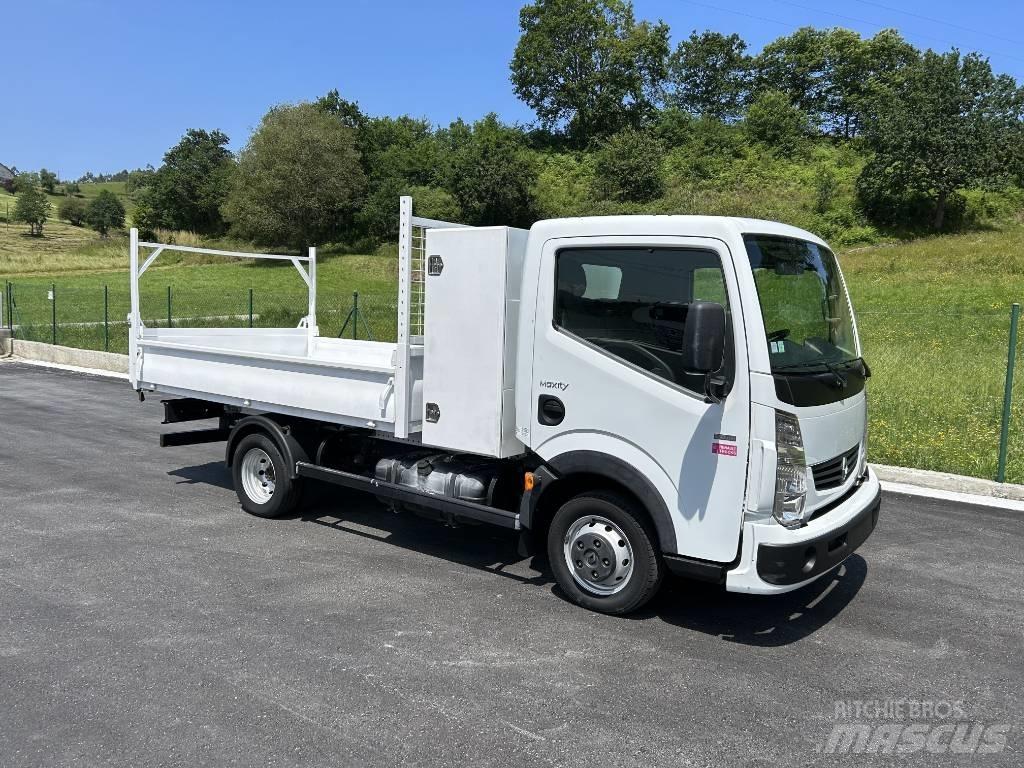 Renault Maxity Lava-autot