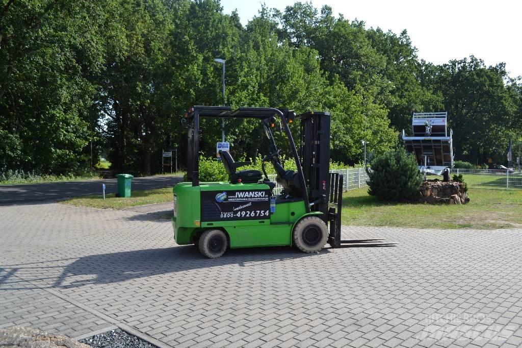 Hyundai 32 B-7 Sähkötrukit