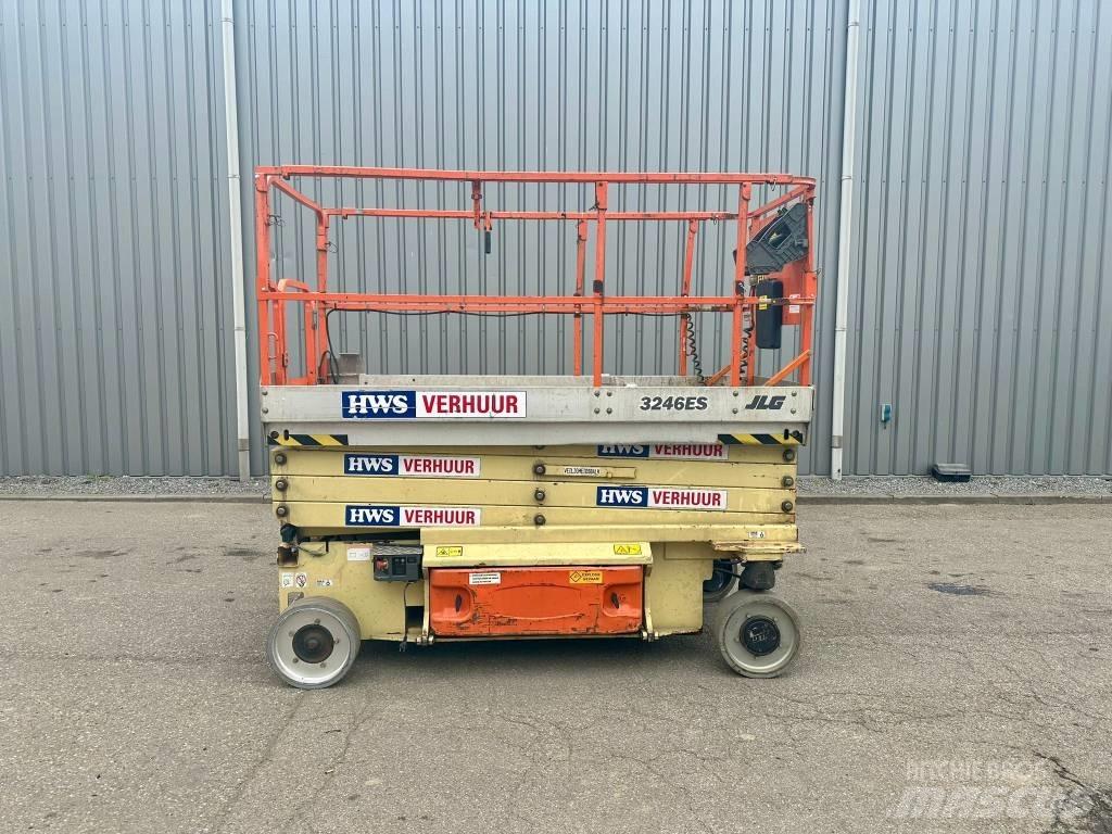 JLG 3246 ES Saksilavat