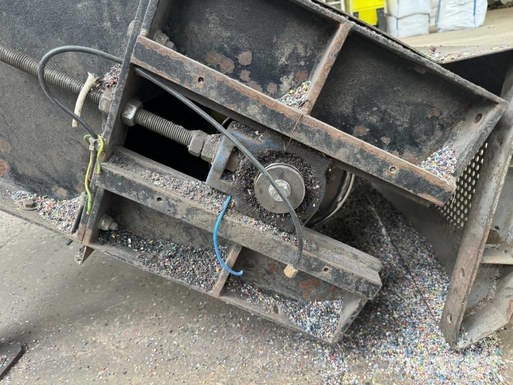  Reto VZ 160-1560 Jätteenlajittelukalustot