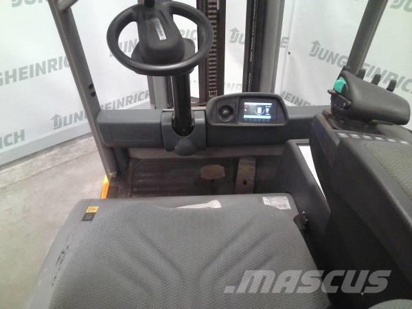Jungheinrich EFG 320 Sähkötrukit