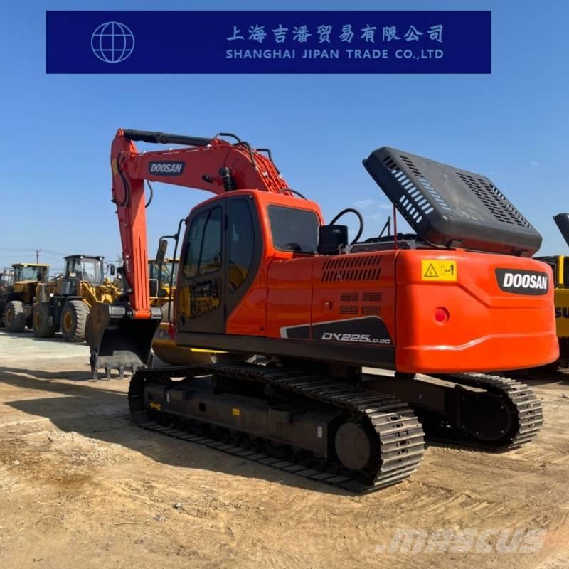 Doosan DX 225 Telakaivukoneet