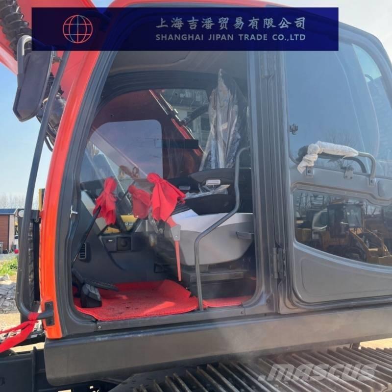 Doosan DX 225 Telakaivukoneet