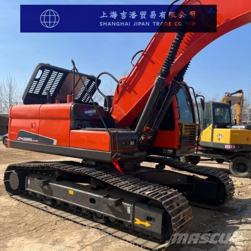 Doosan DX 225 Telakaivukoneet