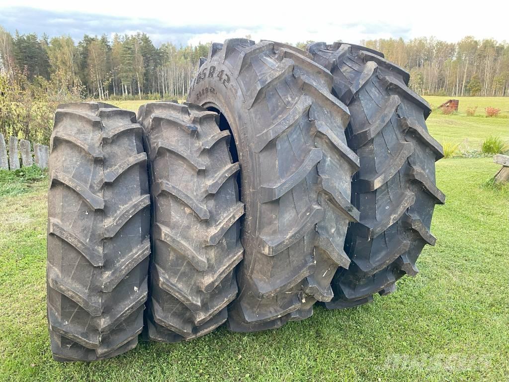 Trelleborg TM 600 Renkaat ja vanteet