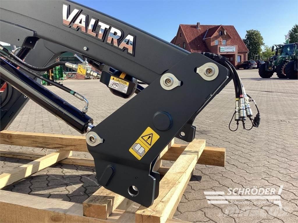 Valtra X36 DM Etukuormaimet ja kaivuulaitteet