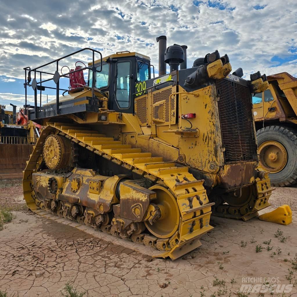 CAT D11R Telaketjupuskutraktorit