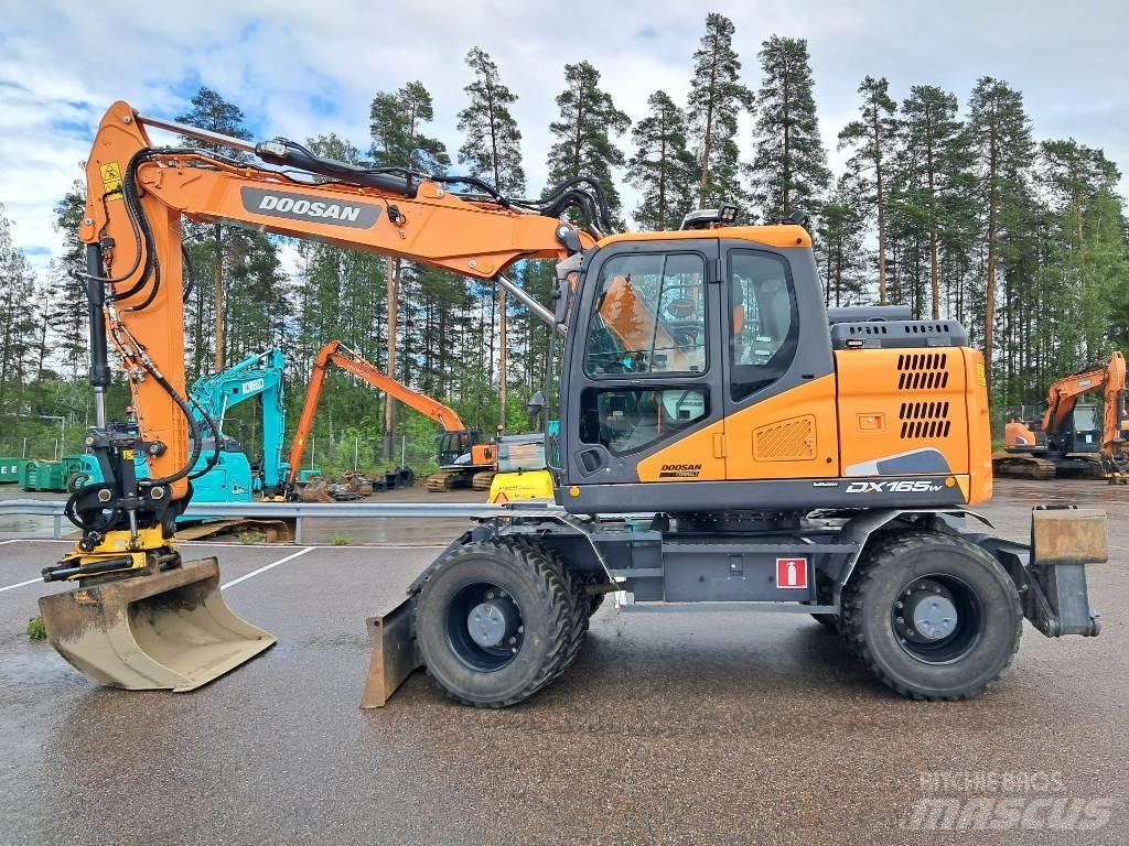 Doosan DX 165 W-5 Pyöräkaivukoneet