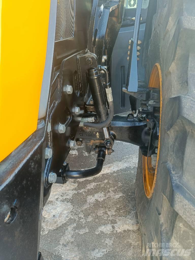 JCB 4220 Traktorit