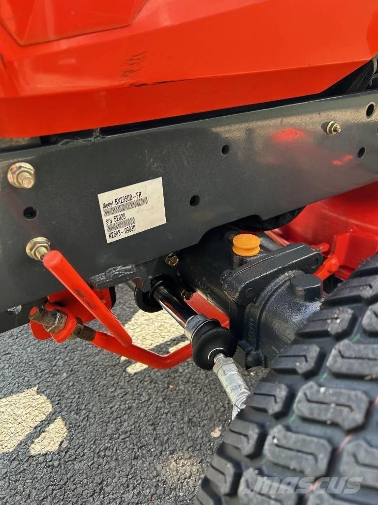 Kubota BX 2350 D Taajamatraktorit
