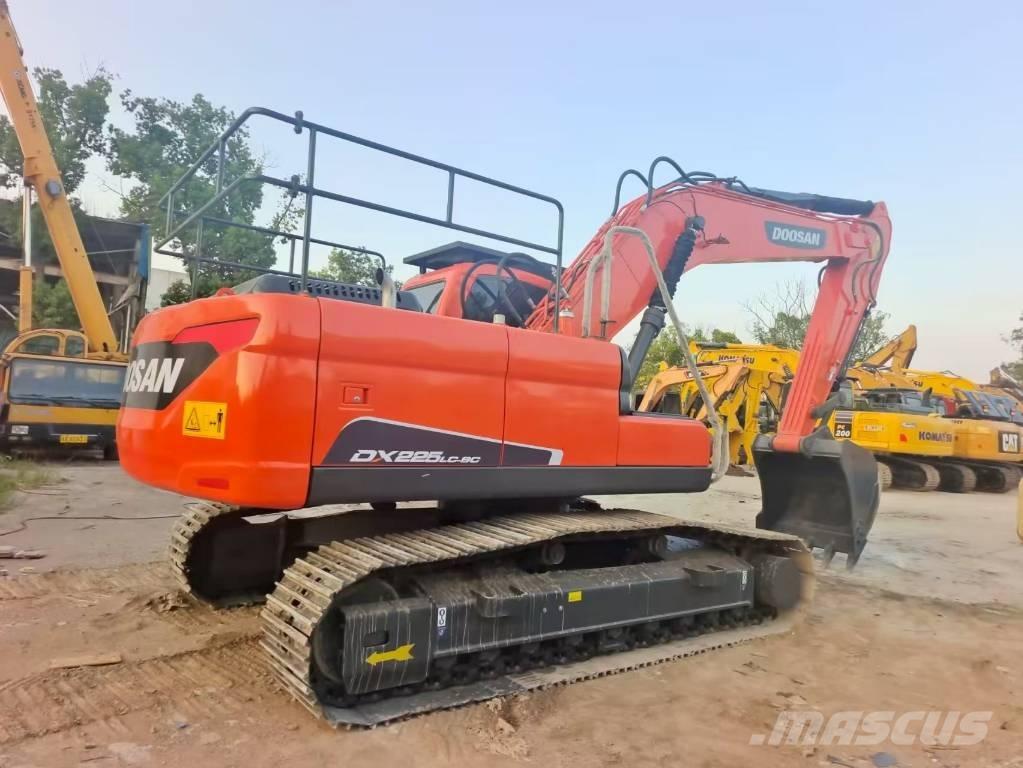 Doosan DX 225 LC-9C Telakaivukoneet