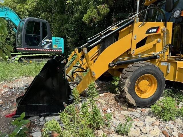 CAT 420 F Kaivurikuormaajat