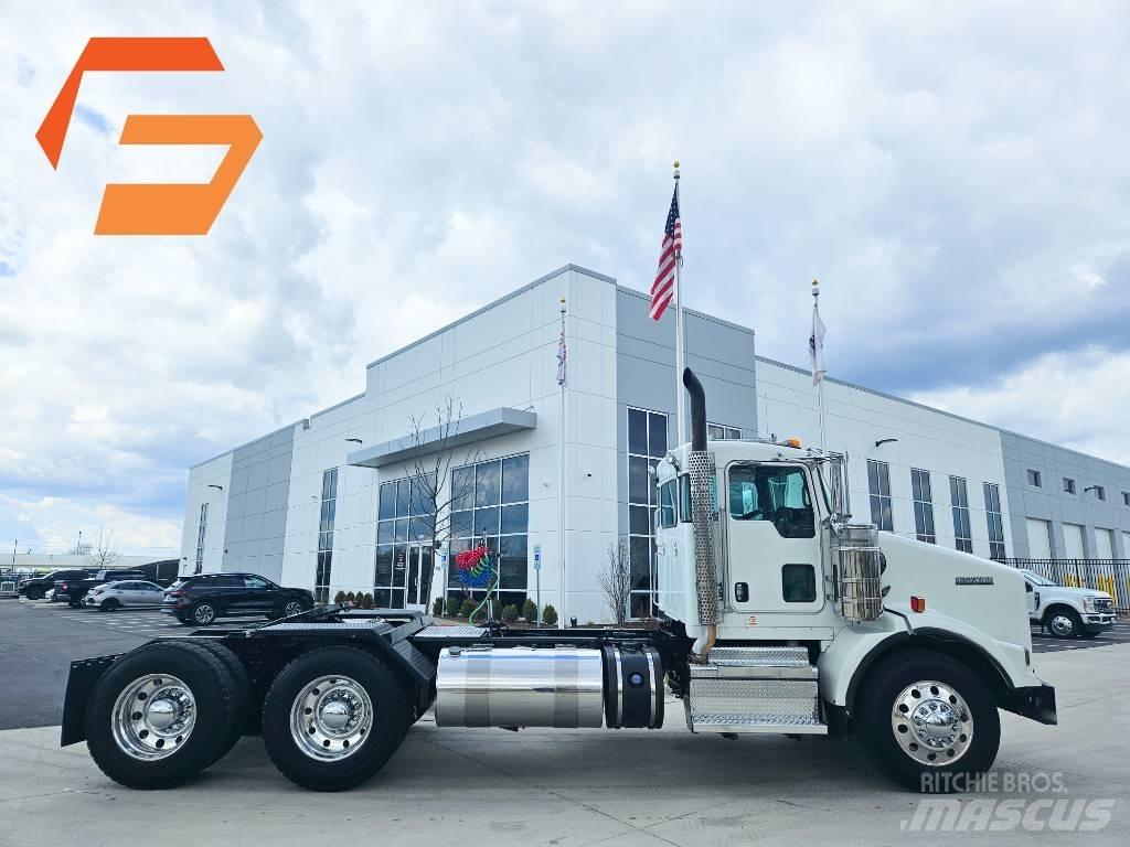 Kenworth T 800 Vetopöytäautot