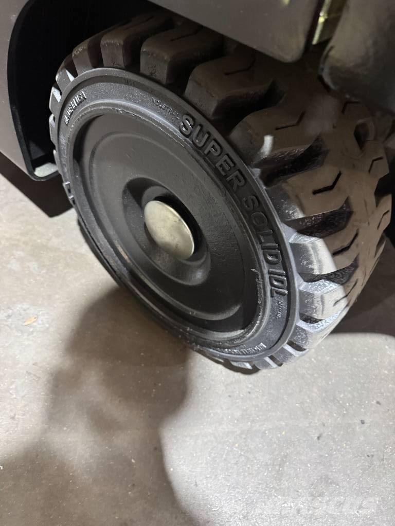 Hyster E 120 XN Sähkötrukit