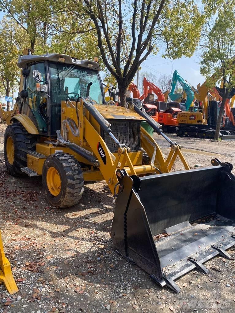 CAT 420 F Kaivurikuormaajat