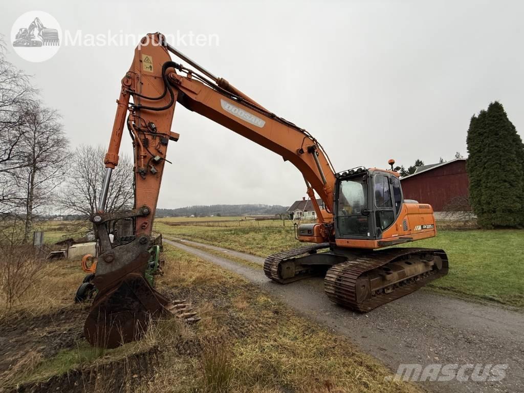 Doosan DX 225 LC Telakaivukoneet