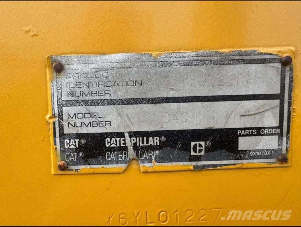 CAT D4C3 Telaketjupuskutraktorit