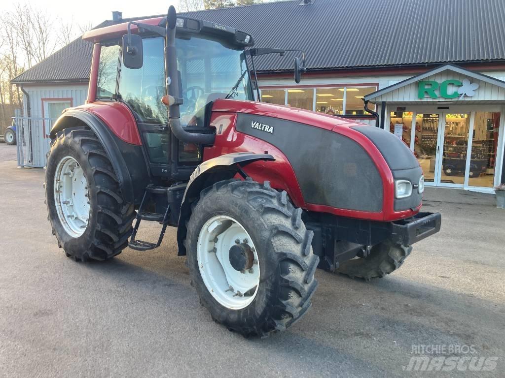 Valtra T 120 Traktorit