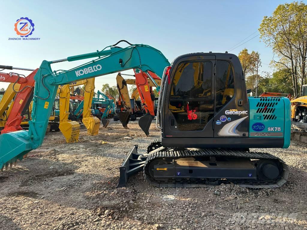 Kobelco SK 75 Midikaivukoneet 7t - 12t