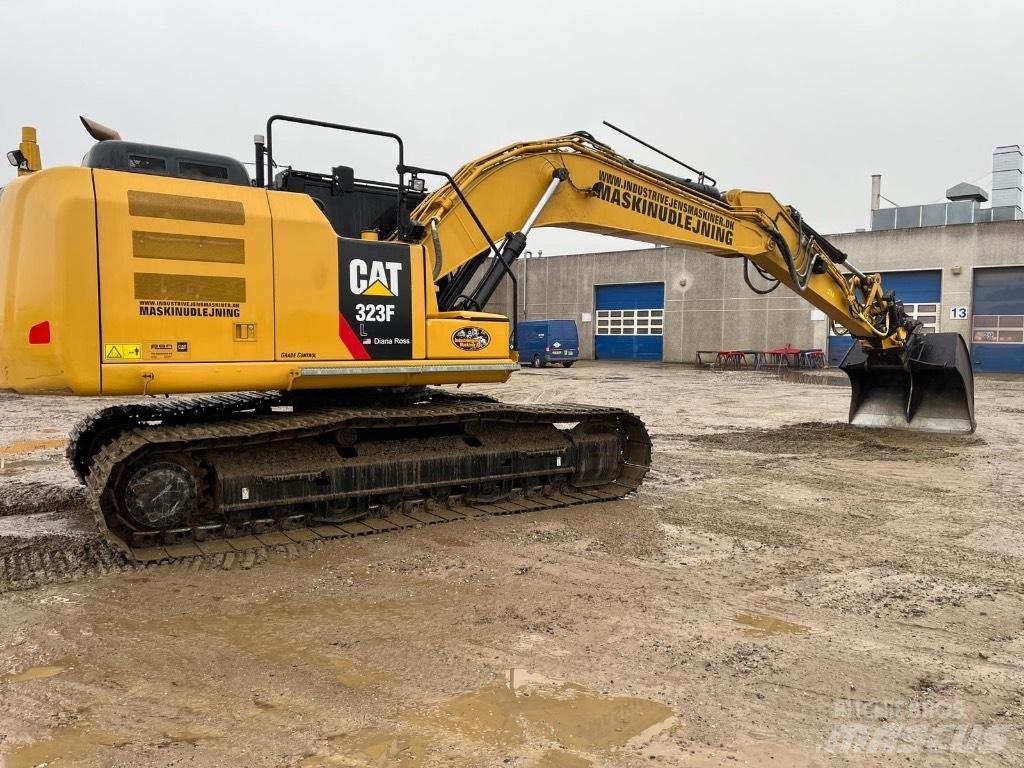 CAT 323 F L Telakaivukoneet